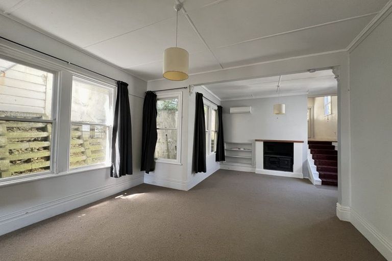 Photo of property in 25 Austin Street, Mount Victoria, Wellington, 6011