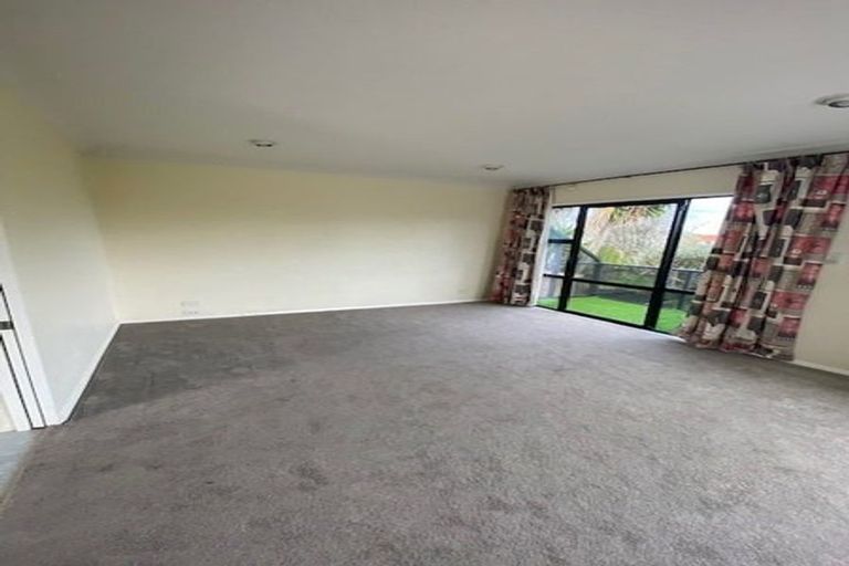 Photo of property in 1/94 Jutland Road, Hauraki, Auckland, 0622