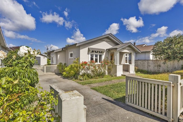 Photo of property in 26 Burns Avenue, Takaro, Palmerston North, 4412
