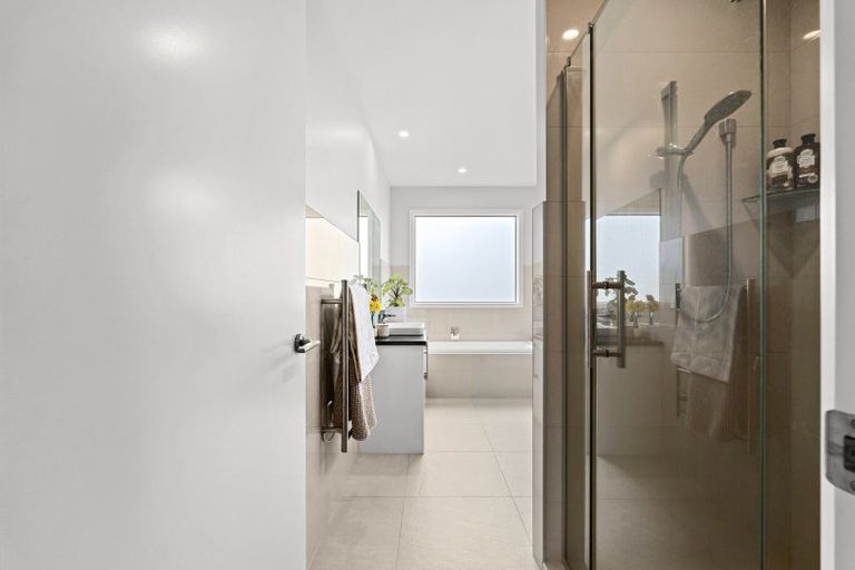 Photo of property in 2 Fern Lane, Whalers Gate, New Plymouth, 4310