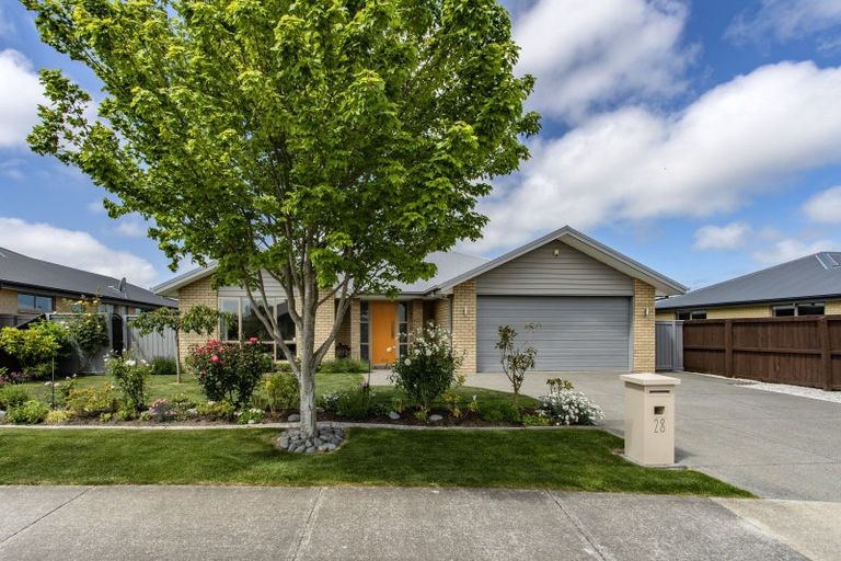 Photo of property in 28 Sequoia Way, Rangiora, 7400
