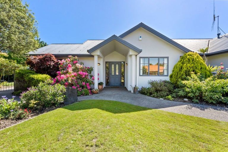 Photo of property in 10 Carlow Grove, Birchville, Upper Hutt, 5018