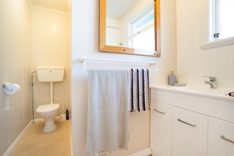 Photo of property in 20 Rutherford Drive, Waikanae Beach, Waikanae, 5036