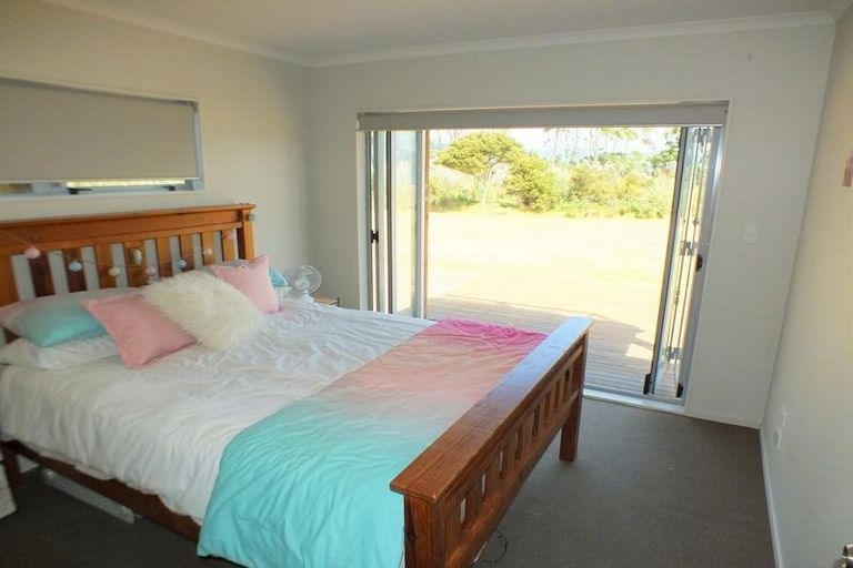 Photo of property in 124 Ti Kouka Crescent, Matarangi, Whitianga, 3592