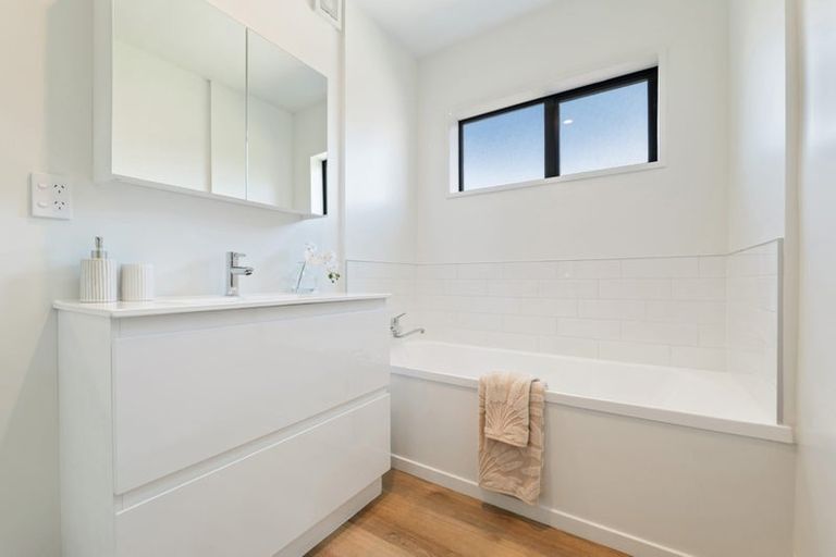 Photo of property in 10 Woodstock Place, Russley, Christchurch, 8042