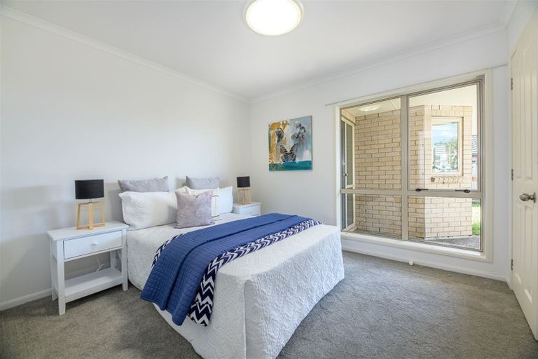 Photo of property in 8 Brookwood Drive, Henderson, Auckland, 0612