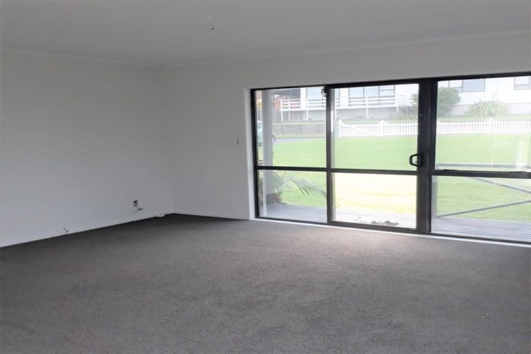 Photo of property in 21 Churchill Terrace, Waiuku, 2123
