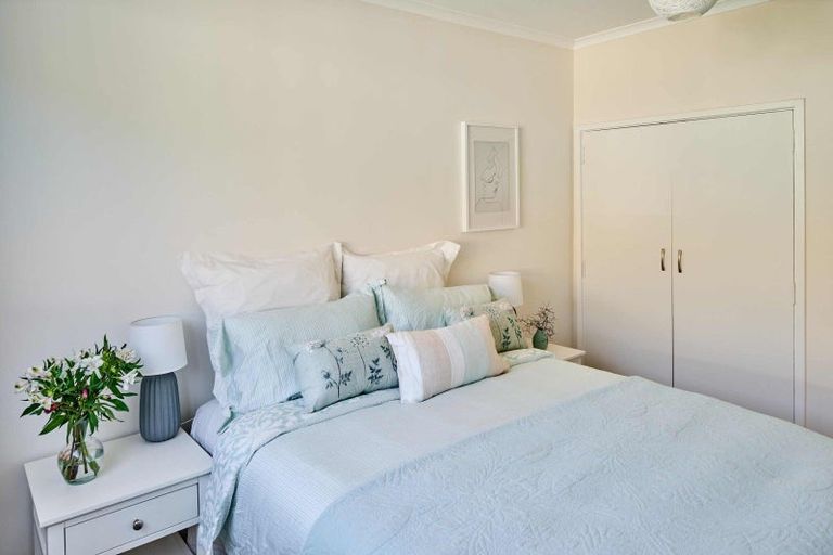 Photo of property in 39a Pukatea Street, Eastbourne, Lower Hutt, 5013