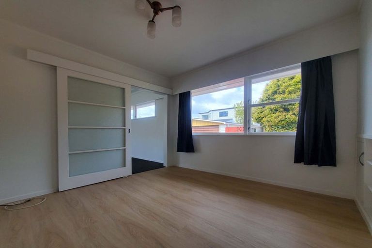 Photo of property in 64 Ray Small Drive, Pahurehure, Papakura, 2113