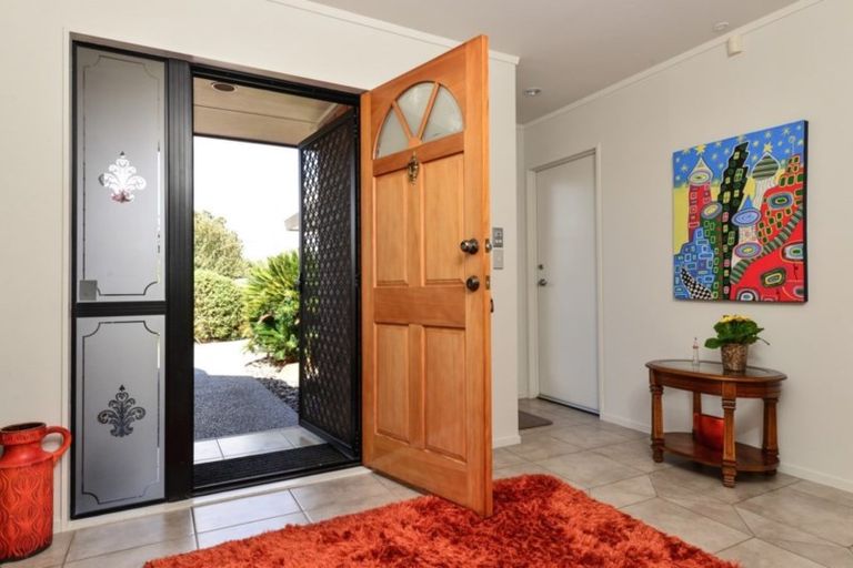 Photo of property in 83 Sandwich Road, St Andrews, Hamilton, 3200