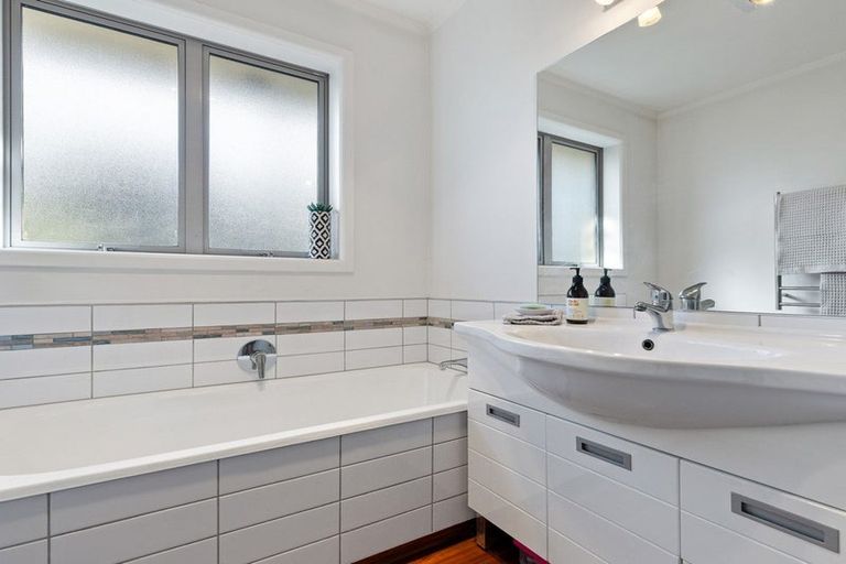 Photo of property in 65 Grahams Road, Burnside, Christchurch, 8041