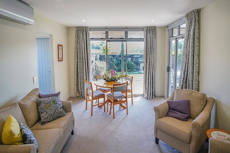 Photo of property in 20b Wharemauku Road, Raumati Beach, Paraparaumu, 5032