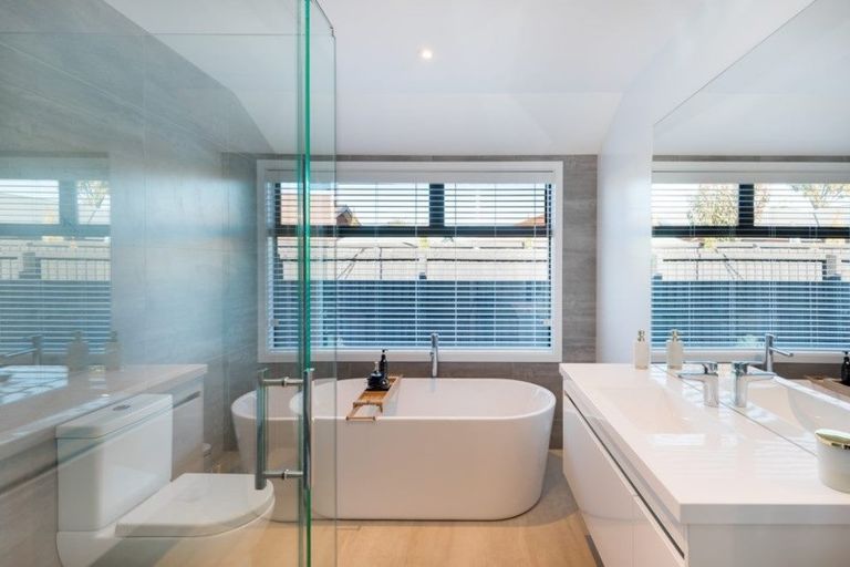 Photo of property in 40 Holiday Drive, Mairehau, Christchurch, 8052