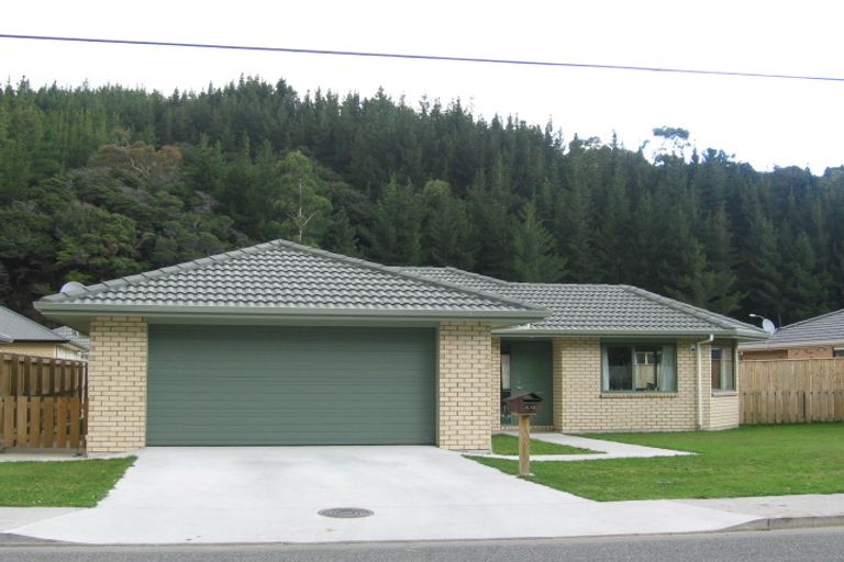 Photo of property in 20 Pinehill Crescent, Trentham, Upper Hutt, 5018