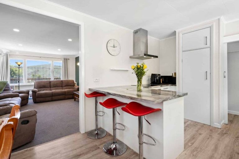 Photo of property in 59 Lees Grove, Wainuiomata, Lower Hutt, 5014