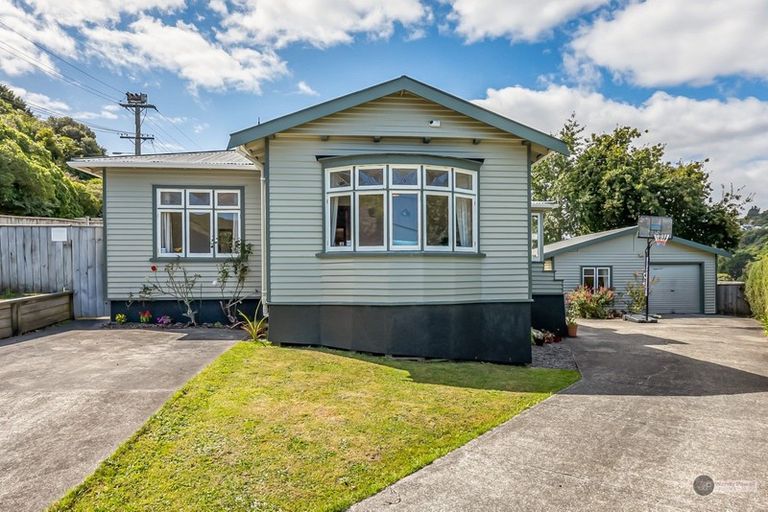 Photo of property in 10 Mcdougall Grove, Haywards, Lower Hutt, 5018