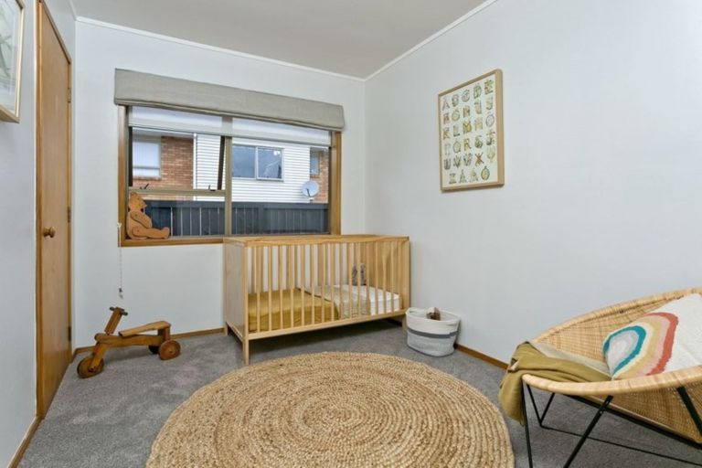 Photo of property in 1/9 Elderwood Lane, Belmont, Auckland, 0622