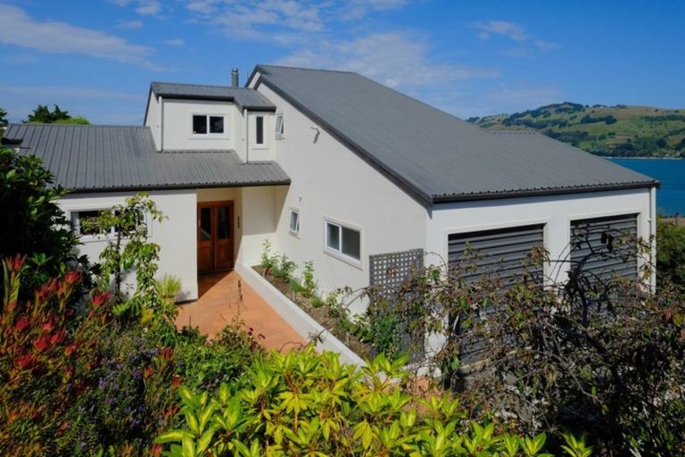 Photo of property in 22 Athol Place, Ravensbourne, Dunedin, 9022