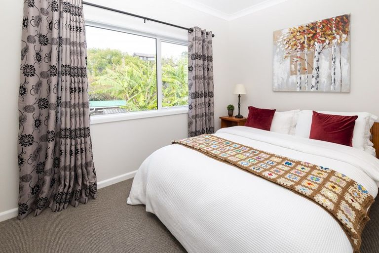 Photo of property in 172 Mellons Bay Road, Mellons Bay, Auckland, 2014