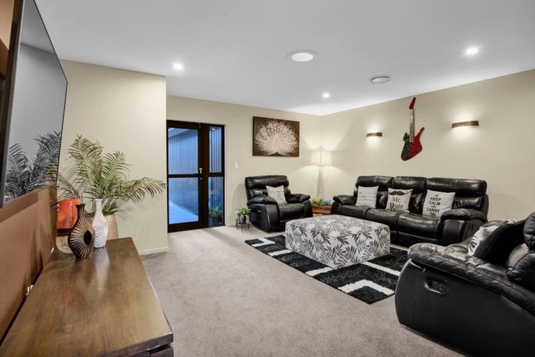 Photo of property in 12 Kotare Drive, Waiwhakaiho, New Plymouth, 4312