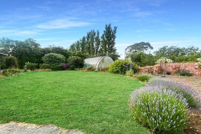 Photo of property in 128 Main North Road, Woodend, 7610