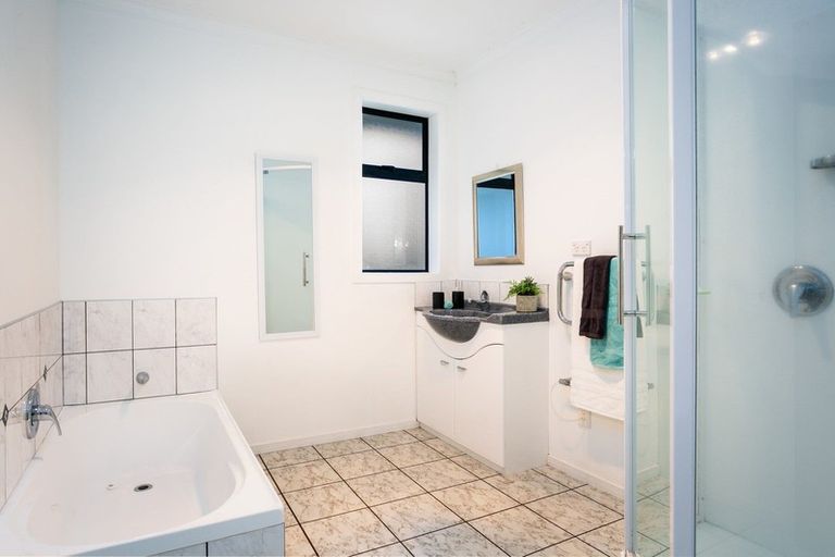 Photo of property in 17 Glover Street, Leamington, Cambridge, 3432