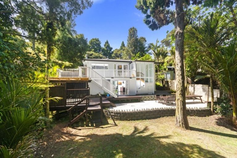 Photo of property in 20 Waima Crescent, Titirangi, Auckland, 0604
