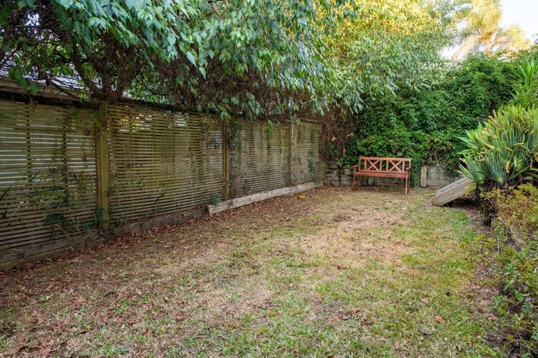 Photo of property in 2/93 Kowhai Road, Mairangi Bay, Auckland, 0630