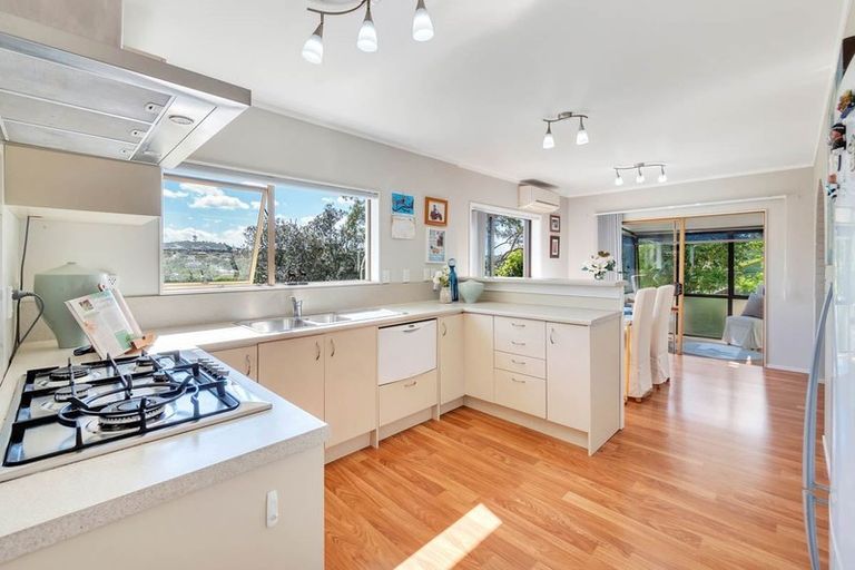 Photo of property in 1/14 Thelma Crescent, Torbay, Auckland, 0630