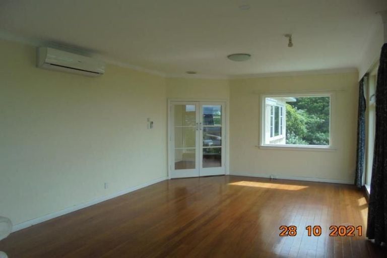 Photo of property in 19 David Crescent, Karori, Wellington, 6012