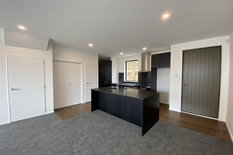 Photo of property in 4/62 Spenmoor Street, Newlands, Wellington, 6037