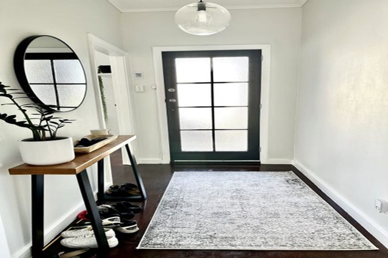 Photo of property in 10 Wayside, Miramar, Wellington, 6022