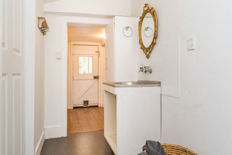 Photo of property in 38 Easther Crescent, Kew, Dunedin, 9012