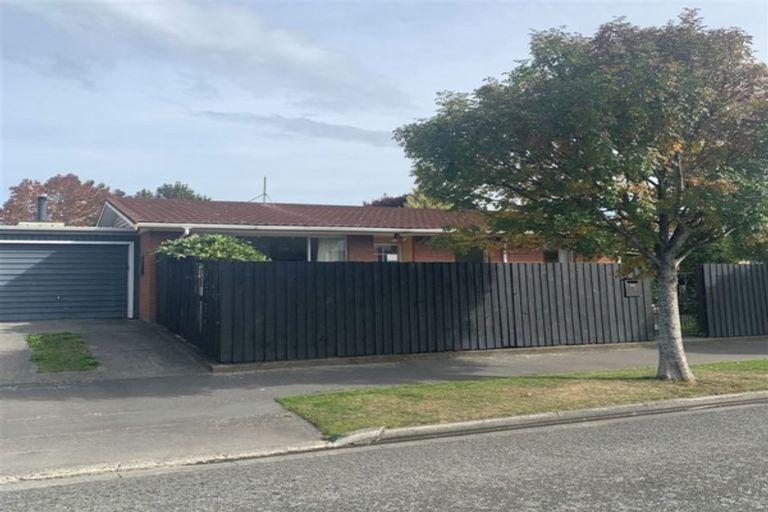 Photo of property in 2/3 Ansonby Street, Russley, Christchurch, 8042