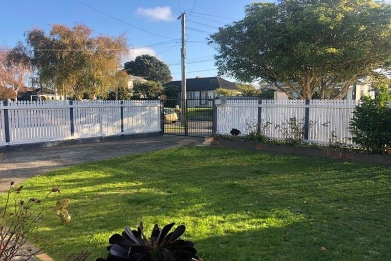 Photo of property in 19 Charleston Avenue, Boulcott, Lower Hutt, 5011