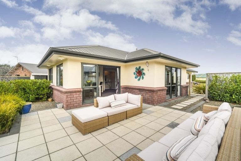 Photo of property in 115 Schnell Drive, Kelvin Grove, Palmerston North, 4414