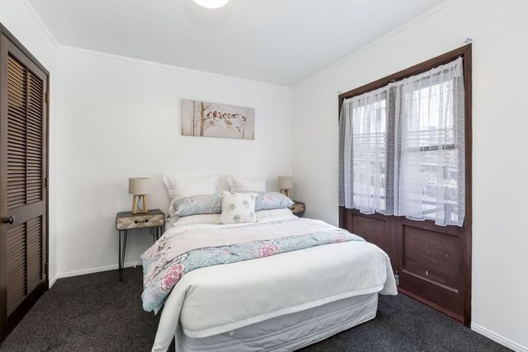 Photo of property in 1/18b Verbena Road, Birkdale, Auckland, 0626