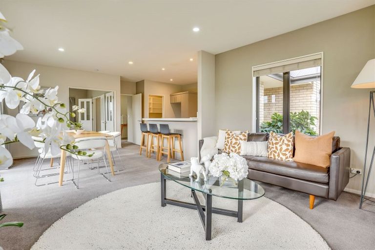 Photo of property in 11 Okuku Place, Hei Hei, Christchurch, 8042