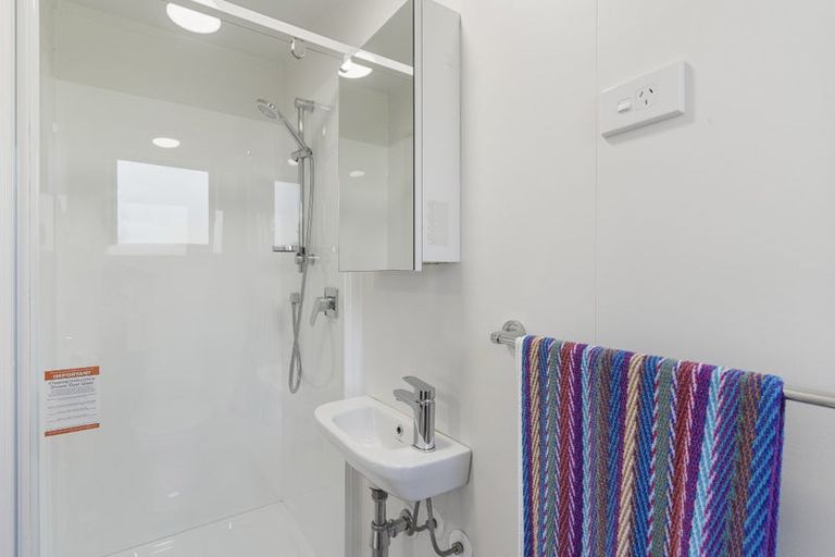 Photo of property in 54 Crows Road, Swanson, Auckland, 0614