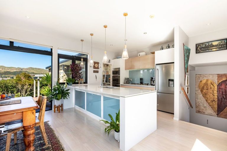 Photo of property in 11 Sumner Terrace, Aotea, Porirua, 5024