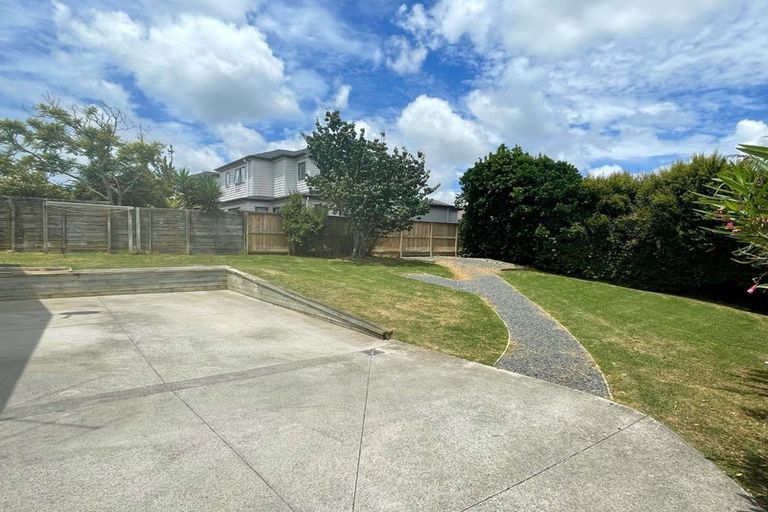 Photo of property in 2/2 Pine Terrace, Howick, Auckland, 2014