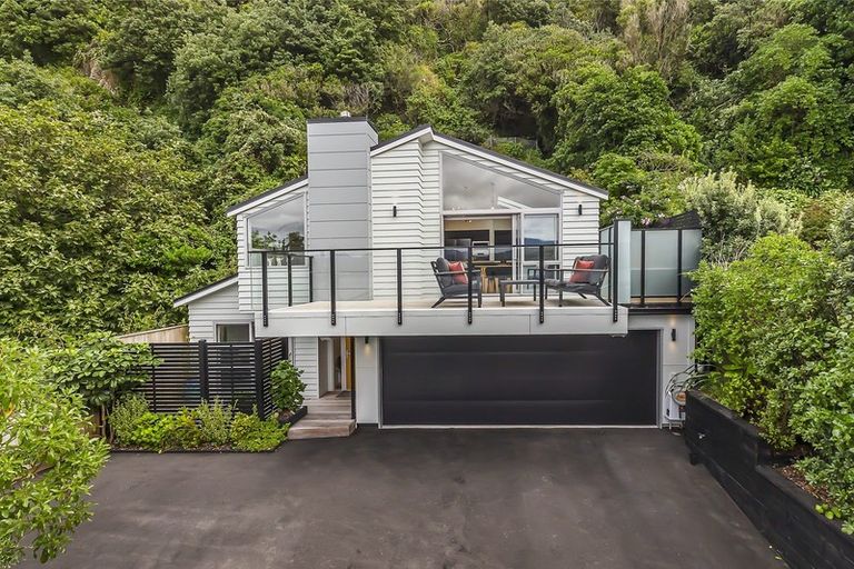 Photo of property in 111a Breaker Bay Road, Breaker Bay, Wellington, 6022