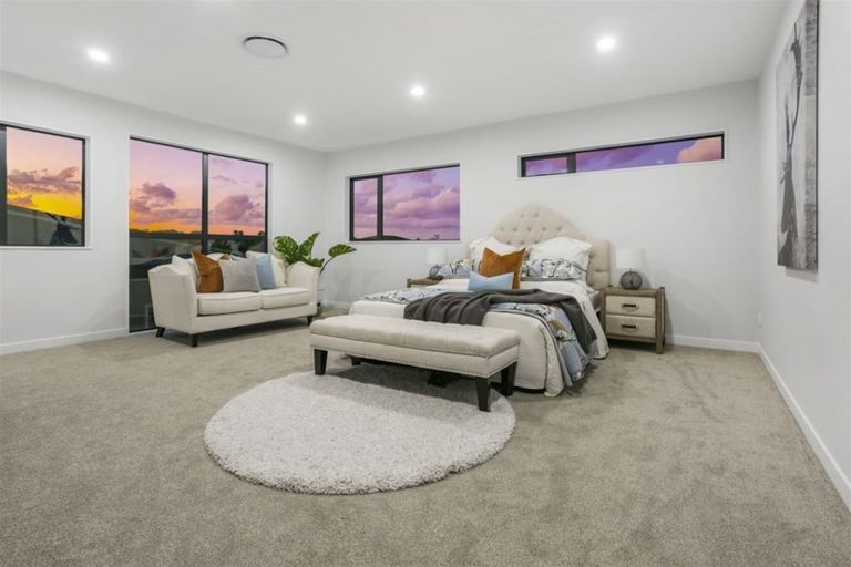 Photo of property in 8 Turutu Place, Long Bay, Auckland, 0630