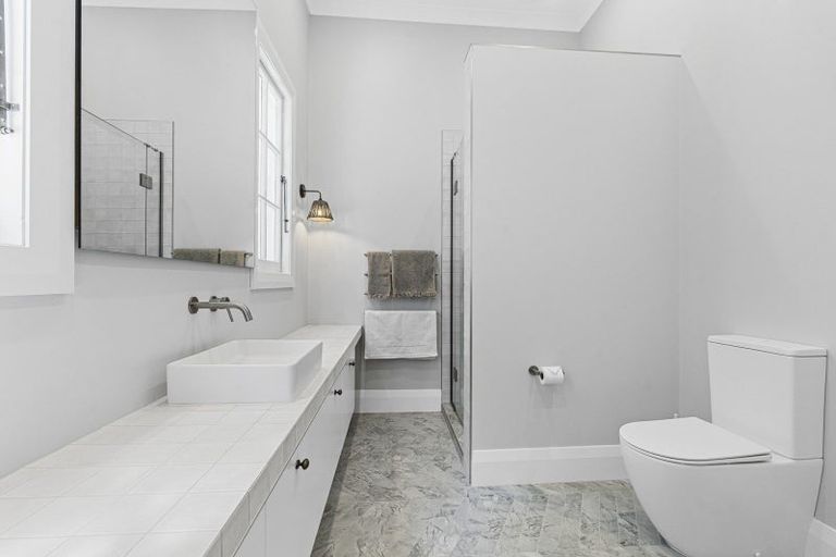 Photo of property in 16 Bracken Street, New Plymouth, 4310