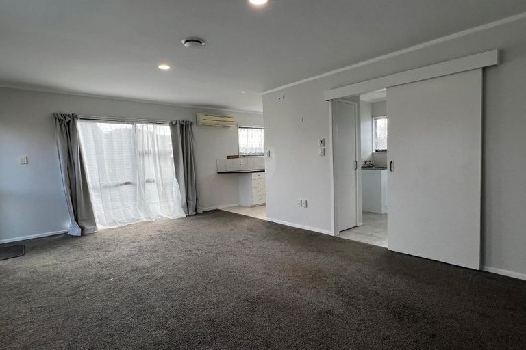Photo of property in 1/1 Taikata Road, Te Atatu Peninsula, Auckland, 0610