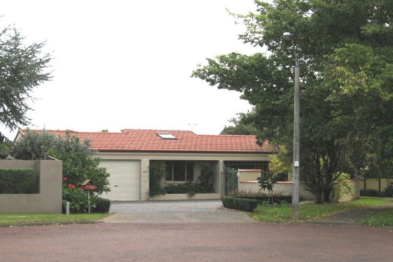 Photo of property in 9 Adonis Place, Half Moon Bay, Auckland, 2012