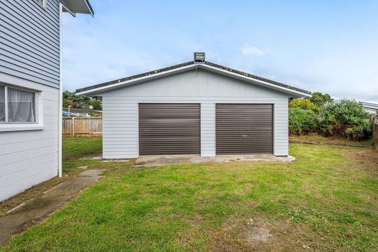 Photo of property in 6 Lindale Grove, Waikanae Beach, Waikanae, 5036