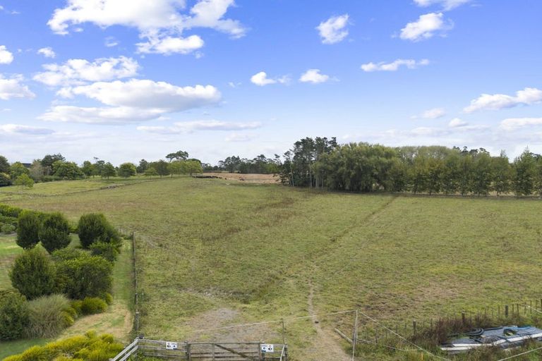 Photo of property in 11 Bobs Way, Dairy Flat, 0792