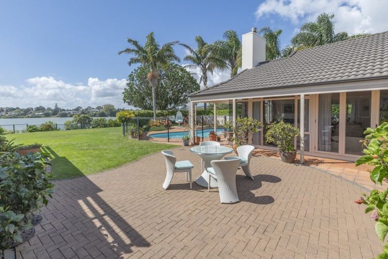 Photo of property in 84 Rushgreen Avenue, Pahurehure, Papakura, 2113