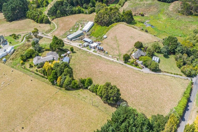 Photo of property in 213 Heatherlea Road East, Levin, 5571